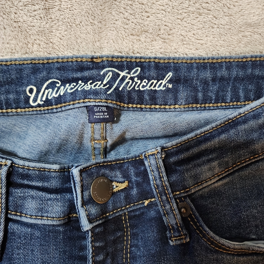 Curvy Fit Skinny Jeans | Mid Rise Stretch Dark Wash Denim | 6 / 28L - Picture 5 of 9